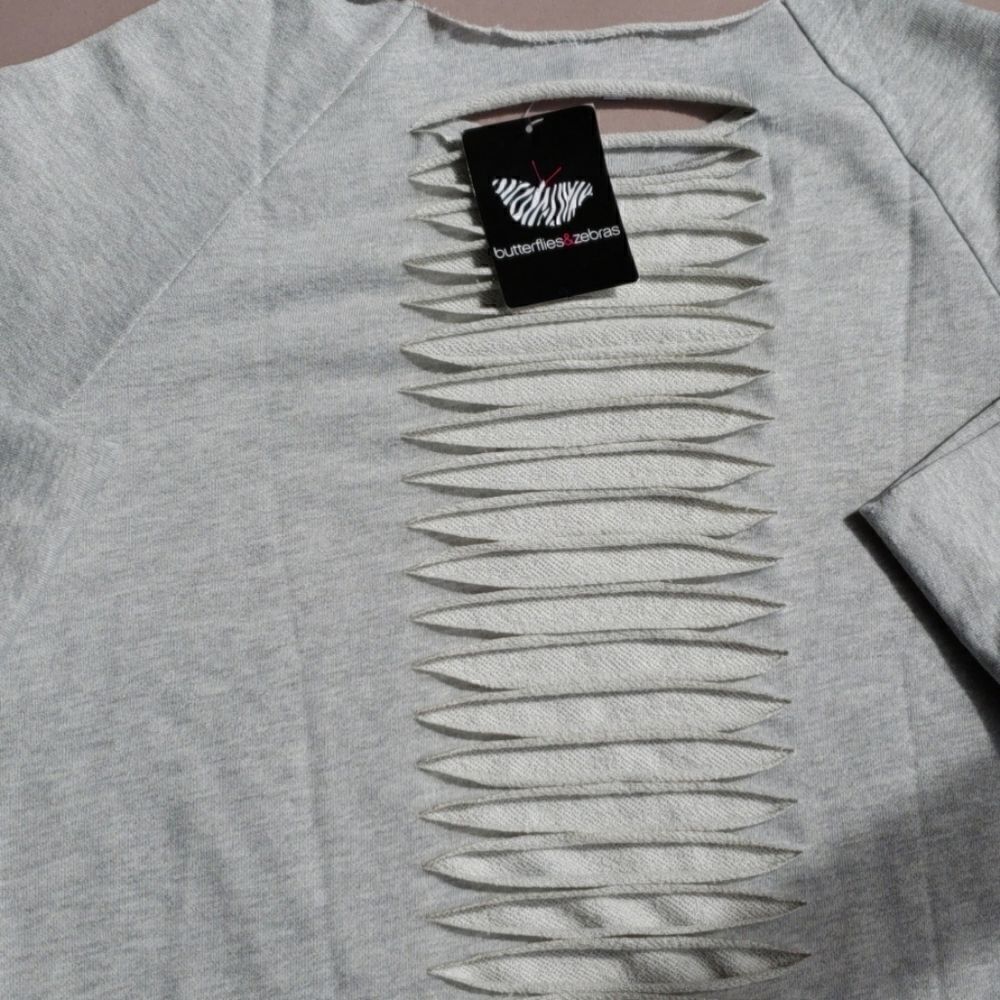‎BUTTERFLIES and Zebras Gray thin sweatshirt